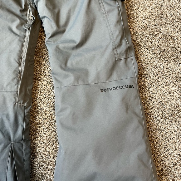 DC Banshee boys Grey waterproof snowboarding snow pants size 8/xs - Picture 9 of 13